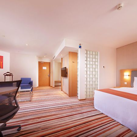 Holiday Inn Express Shanghai Jiading Industry Park, an IHG Hotel Bagian luar foto