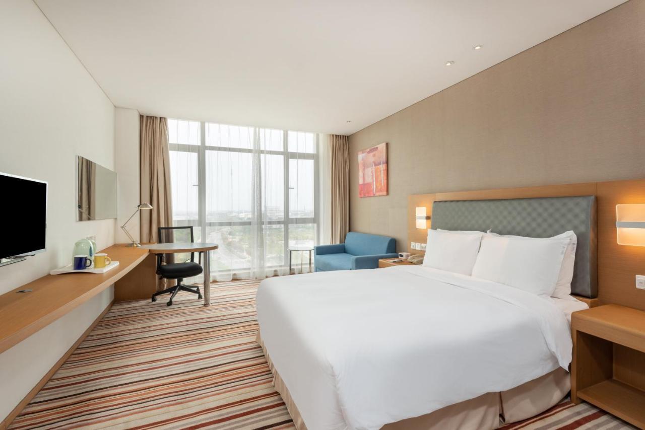 Holiday Inn Express Shanghai Jiading Industry Park, an IHG Hotel Bagian luar foto