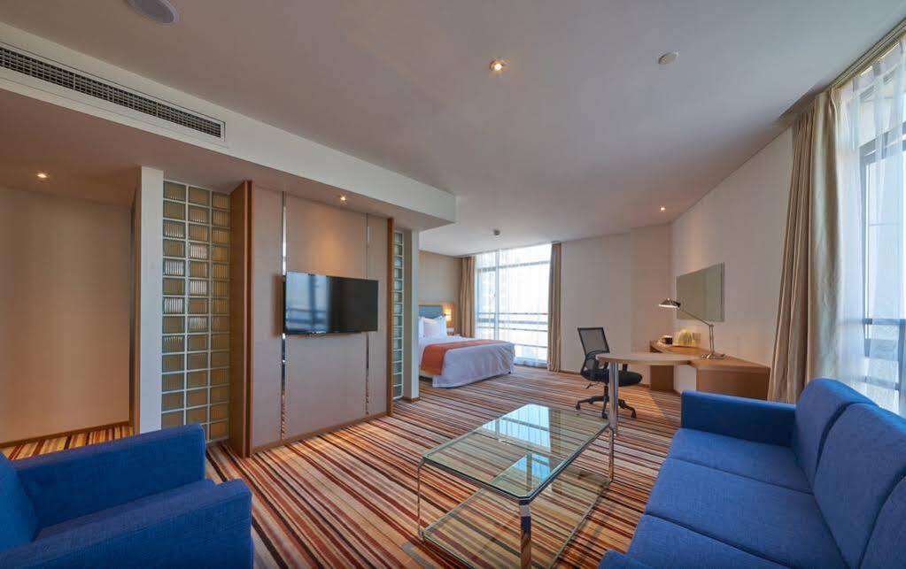 Holiday Inn Express Shanghai Jiading Industry Park, an IHG Hotel Bagian luar foto